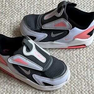 NIKE Air Max Bolt Toddler Boy Size 8C Gray Crimson Sneakers Shoes CW1629-003